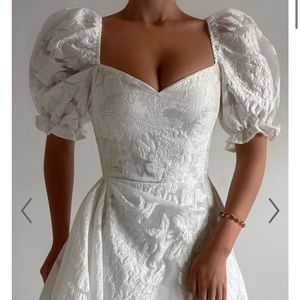 BRAILEY MINI DRESS - PUFF SLEEVE FIT AND FLARE DRESS IN WHITE